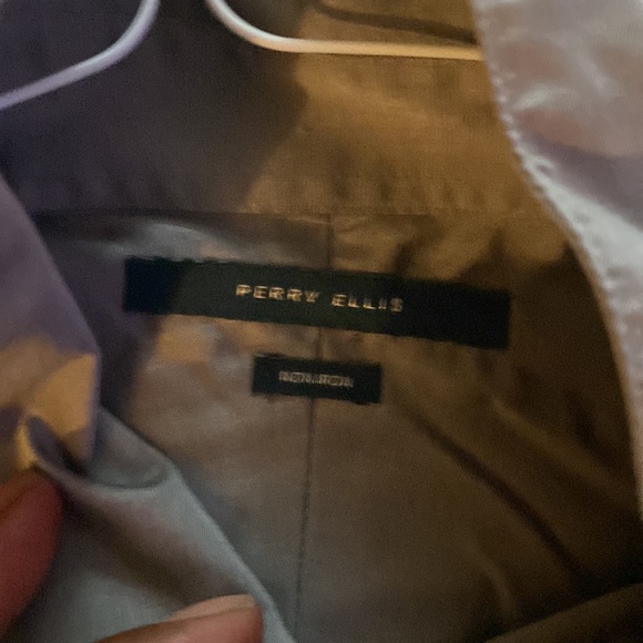 Perry Ellis dress shirt used in great condition - Picture 3 of 4